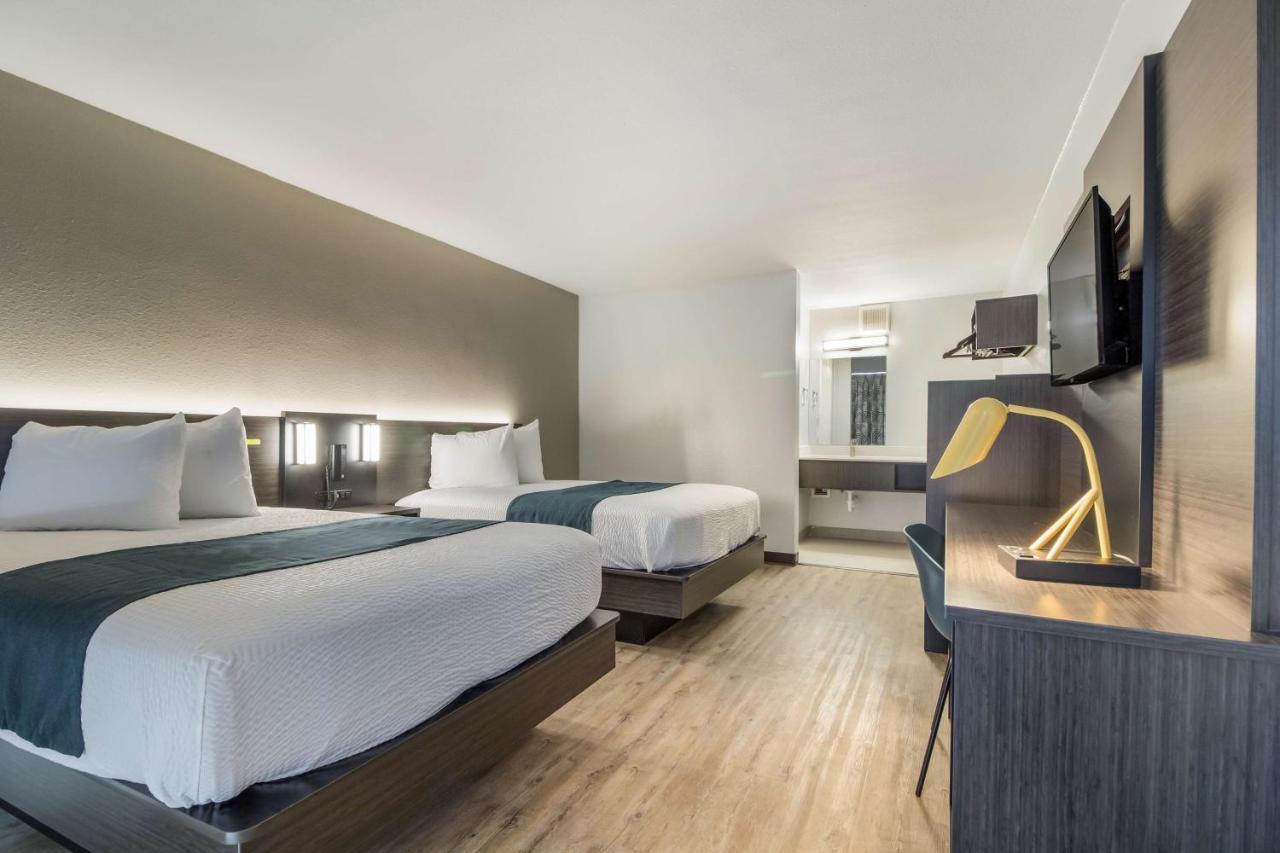 Motel 6 Groves, Tx Bagian luar foto