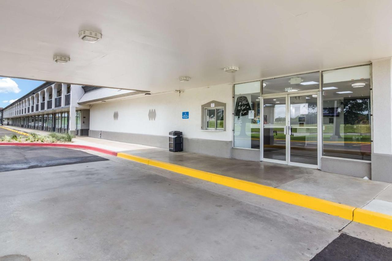 Motel 6 Groves, Tx Bagian luar foto