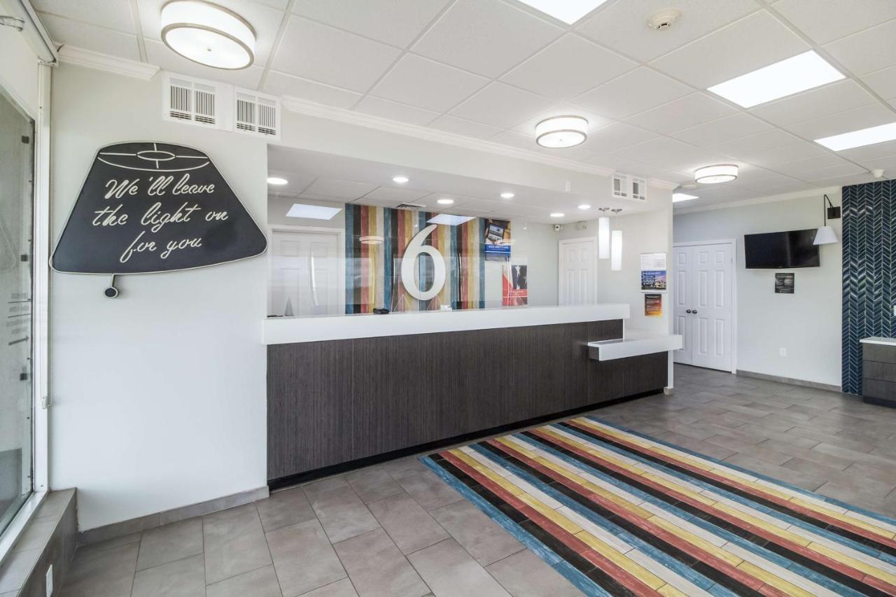 Motel 6 Groves, Tx Bagian luar foto