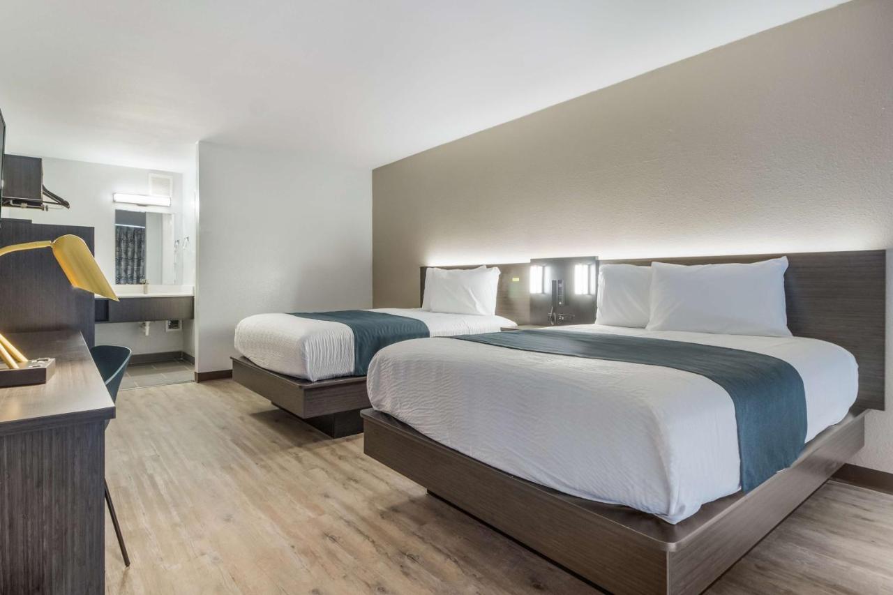Motel 6 Groves, Tx Bagian luar foto