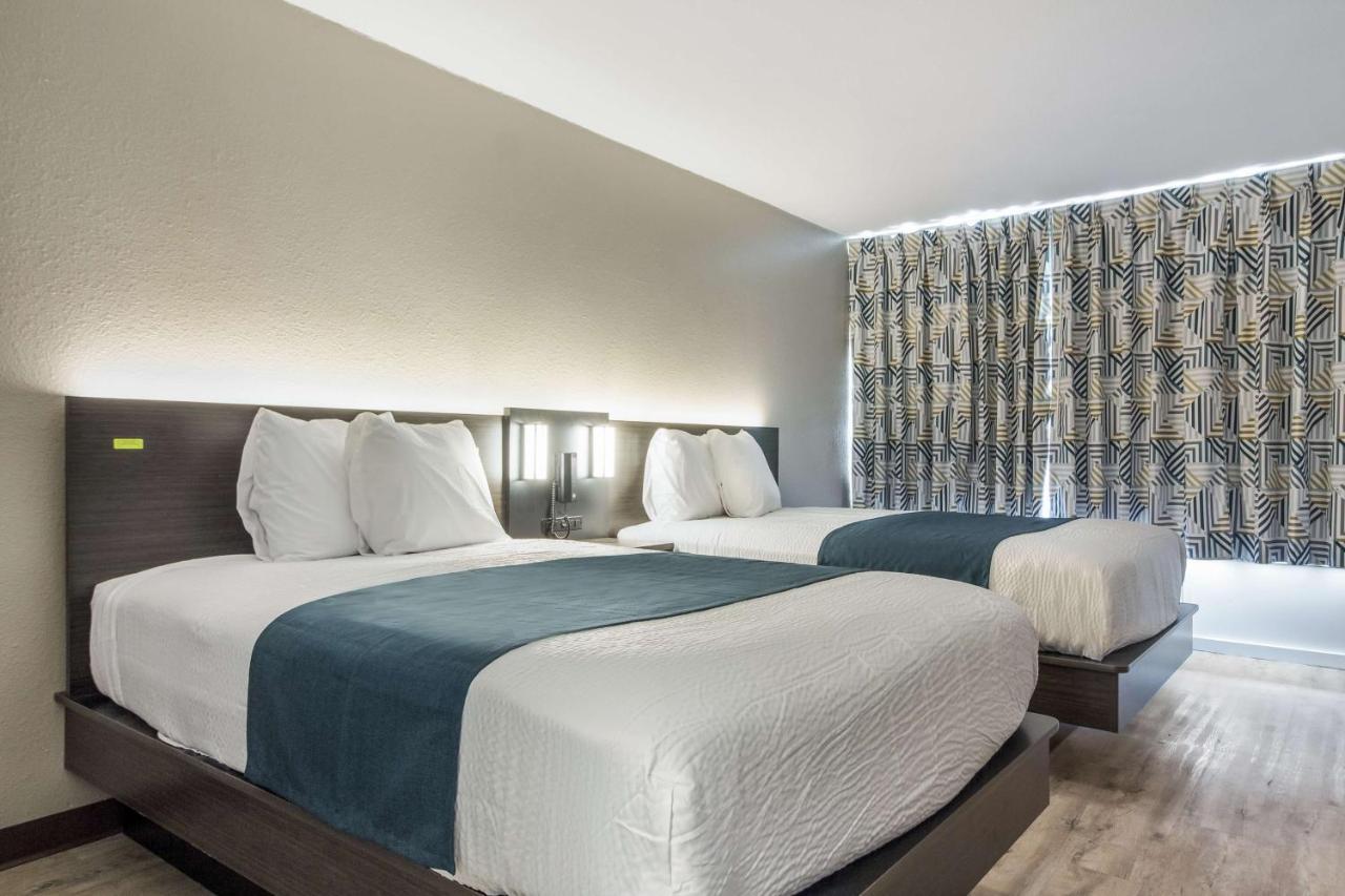 Motel 6 Groves, Tx Bagian luar foto