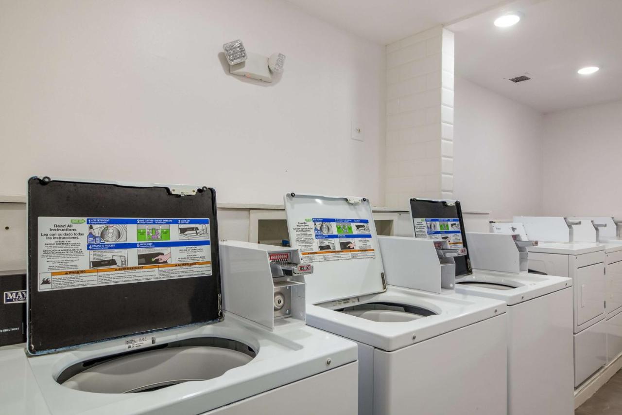 Motel 6 Groves, Tx Bagian luar foto